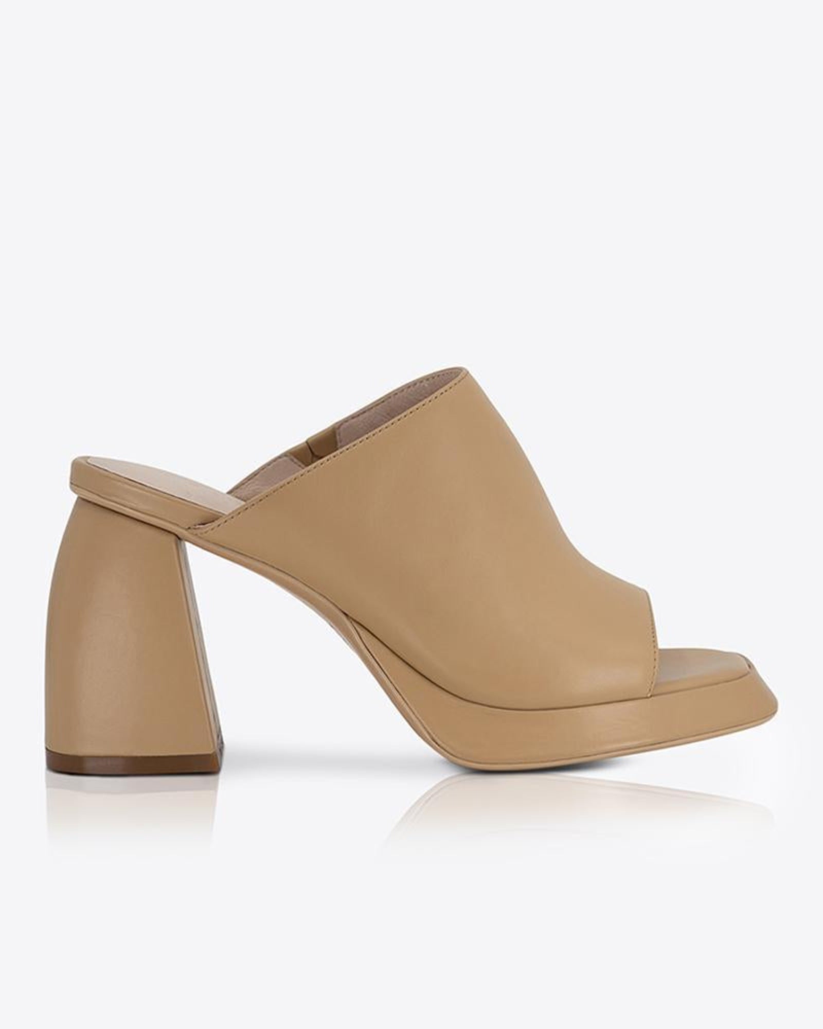 Eva Mule Tan