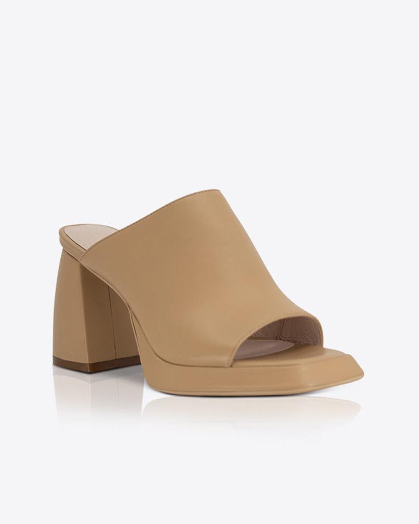 Eva Mule Tan