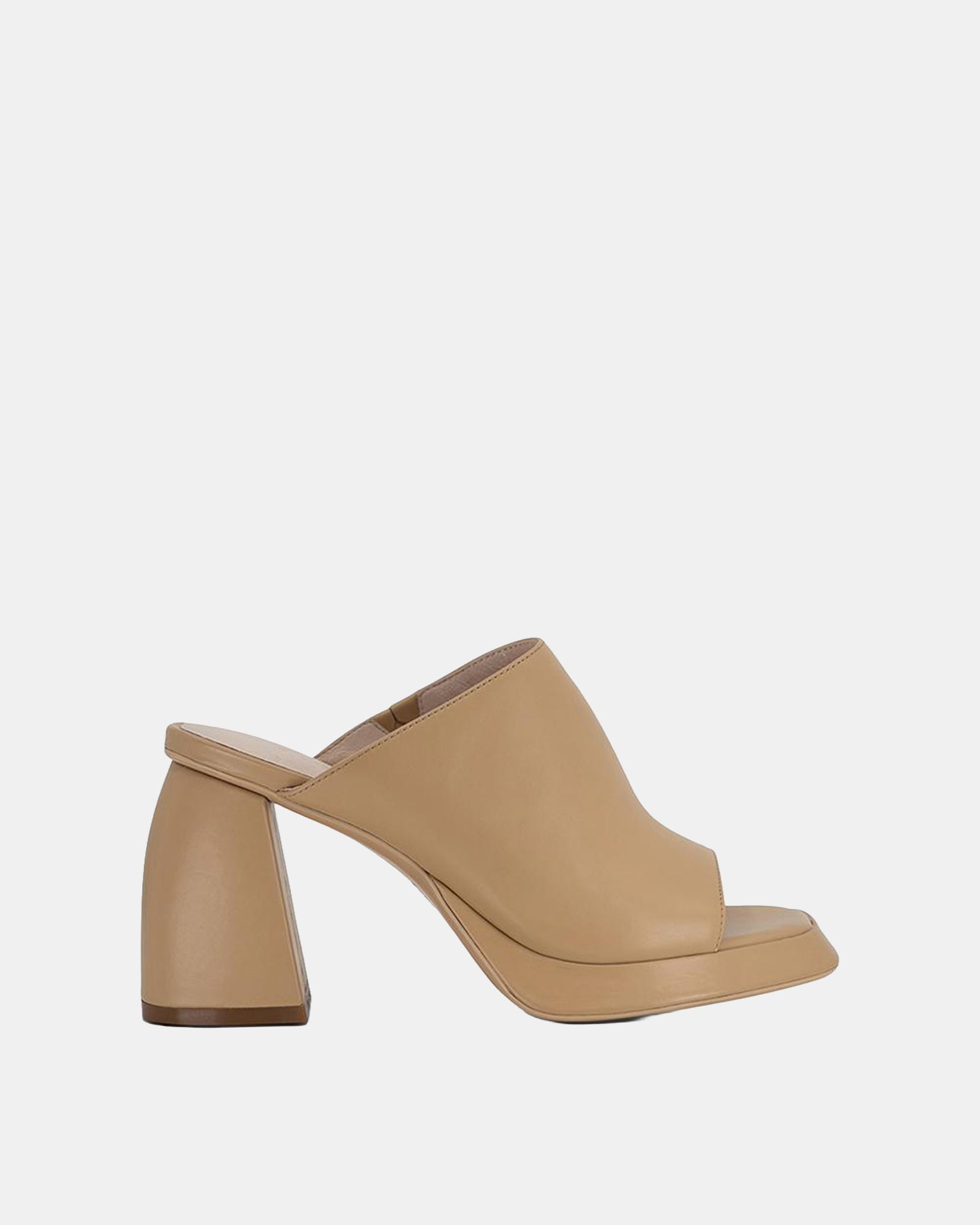Eva Mule Tan