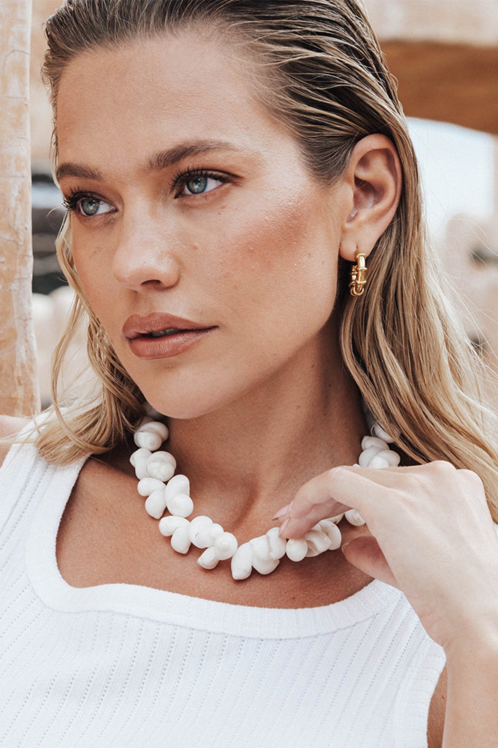 Lala Necklace White Shell