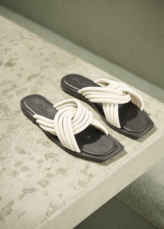 Gira Slide Off White/Black