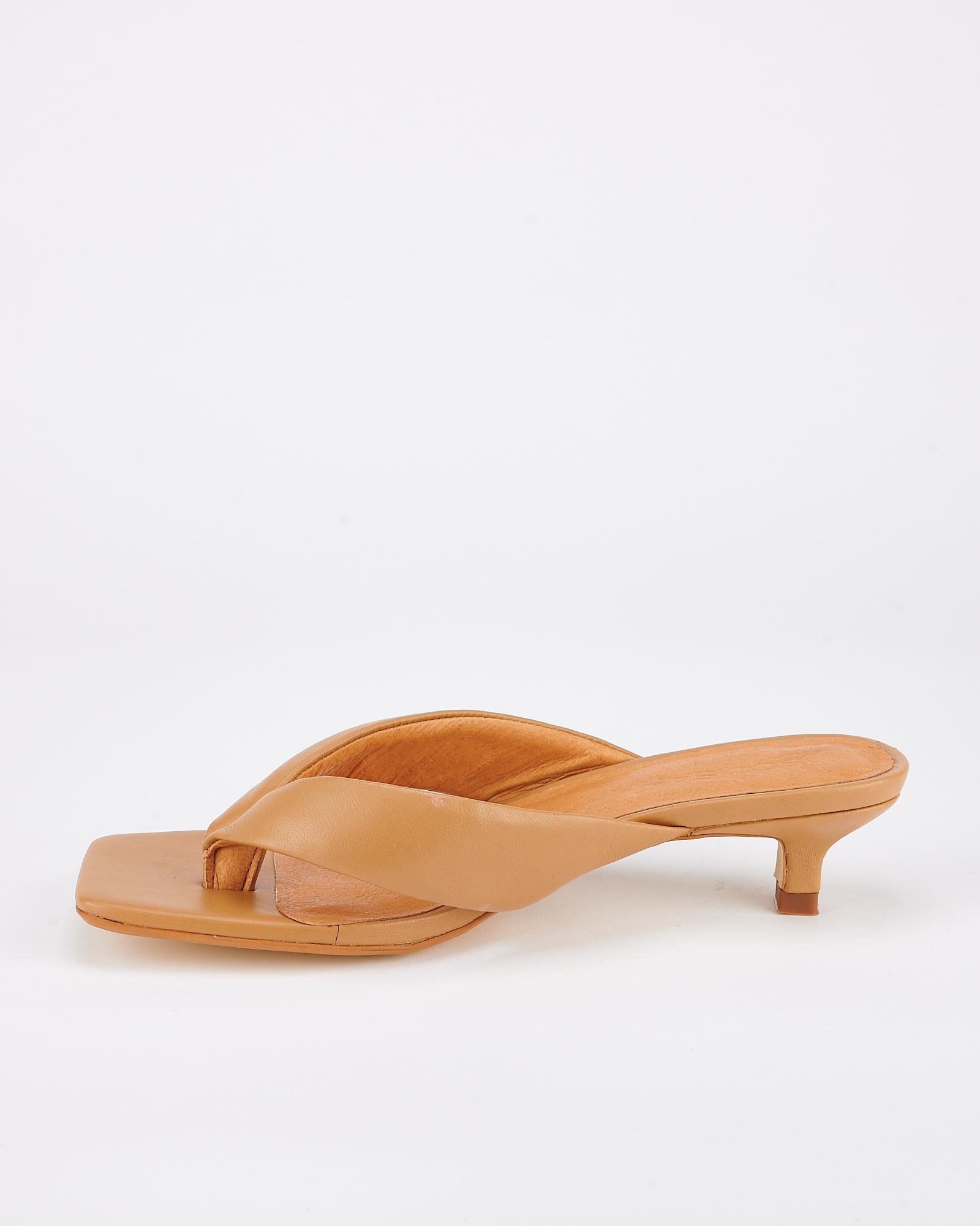Sir Heel Tan
