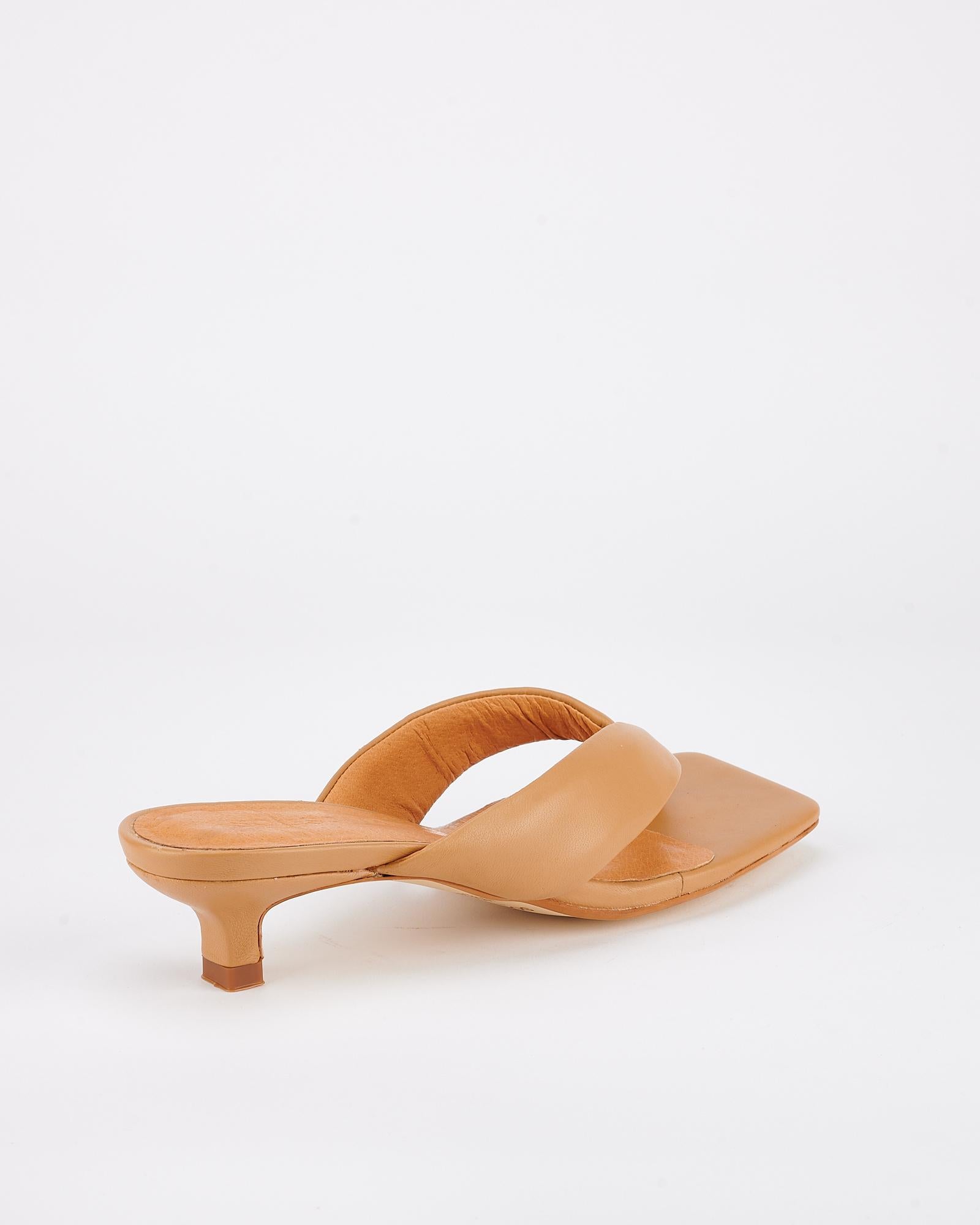 Sir Heel Tan
