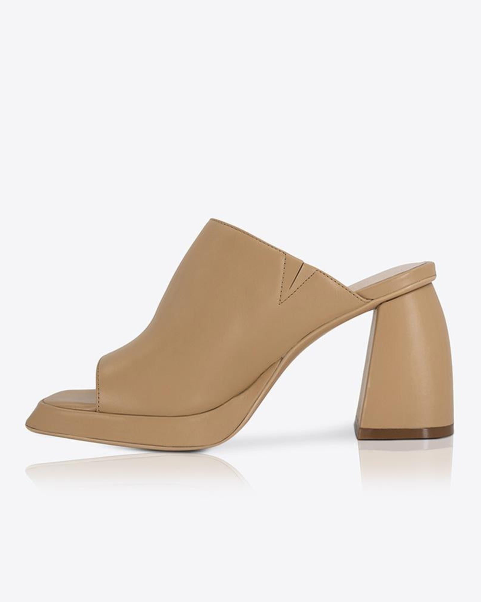 Eva Mule Tan